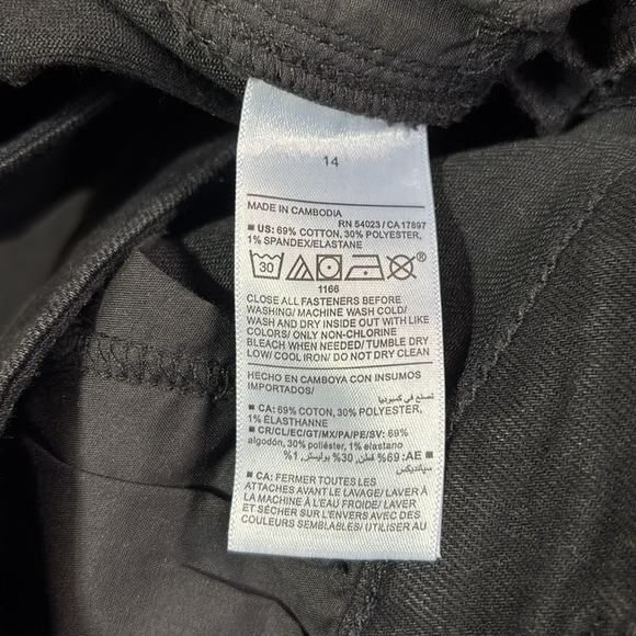 Old Navy Wow Mid Rise,boot cut, 5 pocket,belt loop,zip fly - Picture 8 of 8